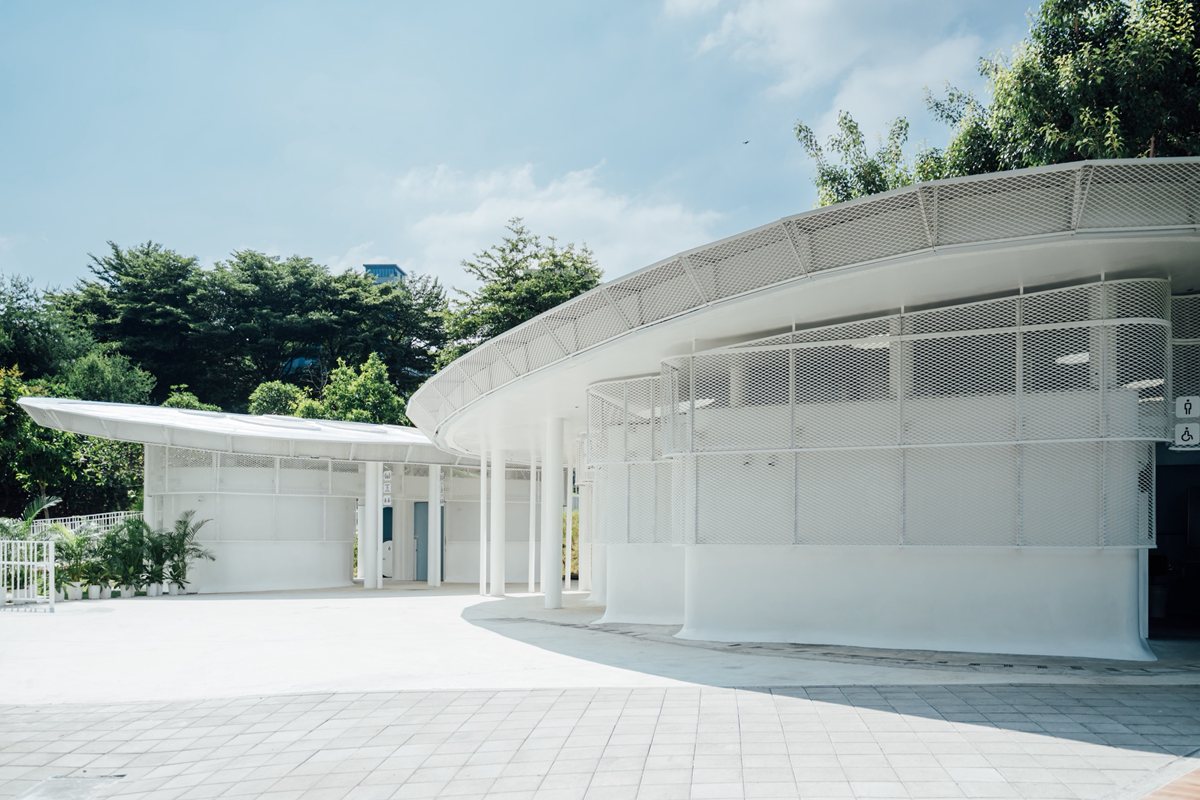 森林中的隱藏小宮殿!台中最美公廁「親子小白宮」